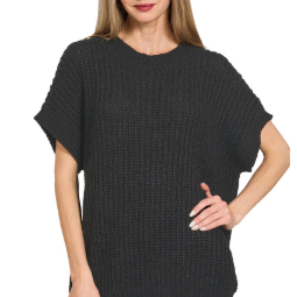 ✨NWT‎ Zenana Short Sleeve Round Neck Sweater